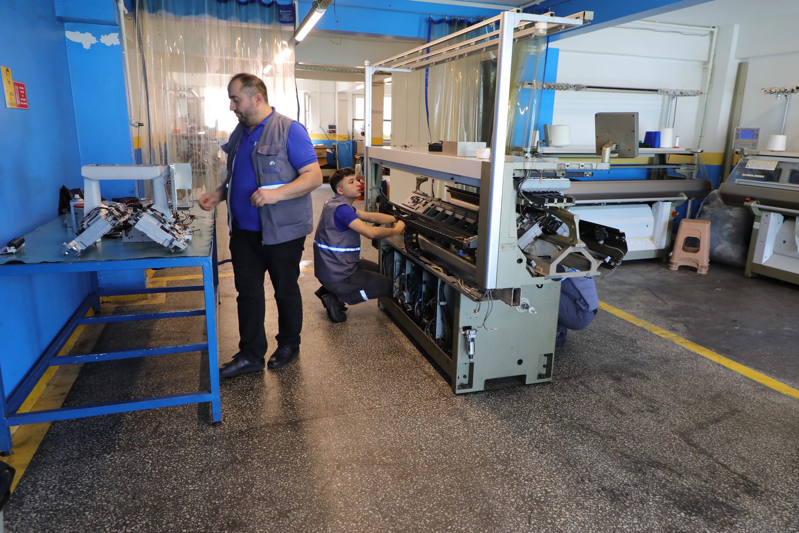 Atölyede makine bakımı